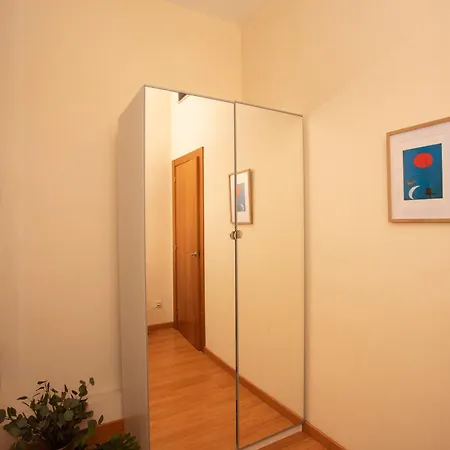 Апартаменты Modern Center Exiample